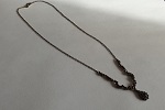 Granátový collier